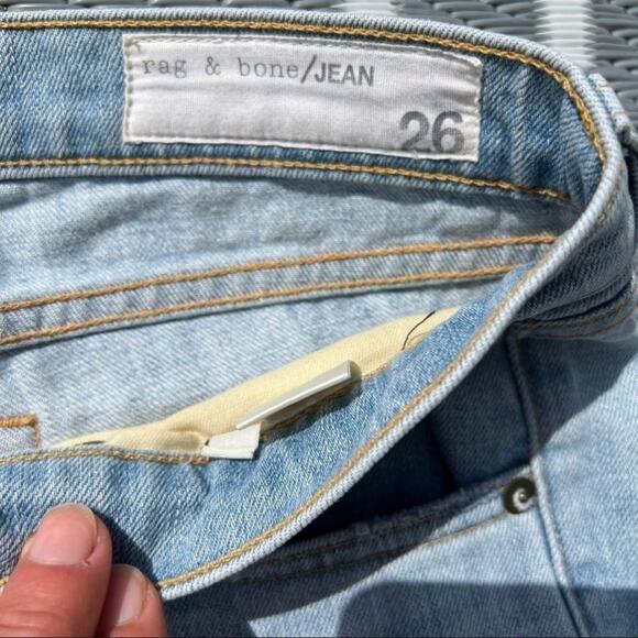 Rag & Bone The DRE Distressed Thrashed Denim Light Wash Jeans - Picture 6 of 16